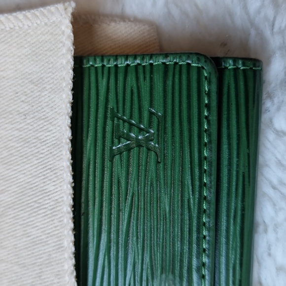 Louis Vuitton Forest Green Key Holder With Dust Bag Women's Wallet - Picture 8 of 12
